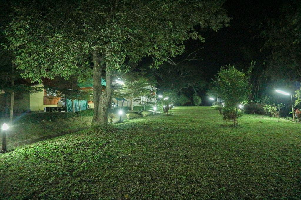 Baan Khue Wieng Resort Mae Sariang Esterno foto