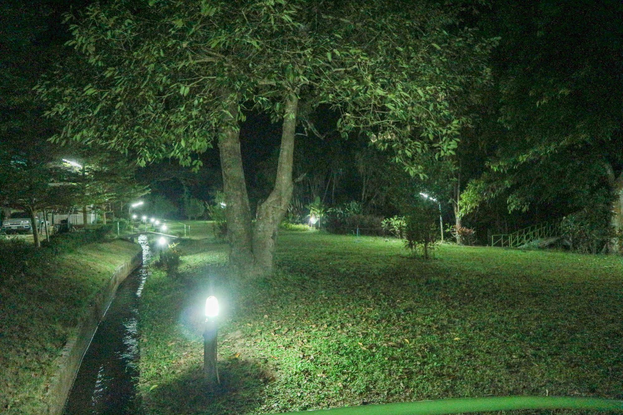 Baan Khue Wieng Resort Mae Sariang Esterno foto